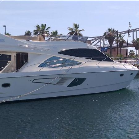 Yacht In Barcelona Ξενοδοχείο Sant Adria de Besos Εξωτερικό φωτογραφία