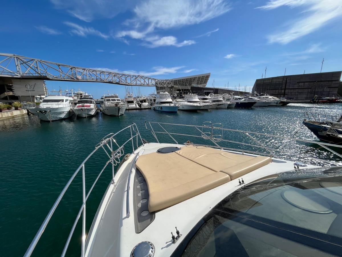 Yacht In Barcelona Ξενοδοχείο Sant Adria de Besos Εξωτερικό φωτογραφία